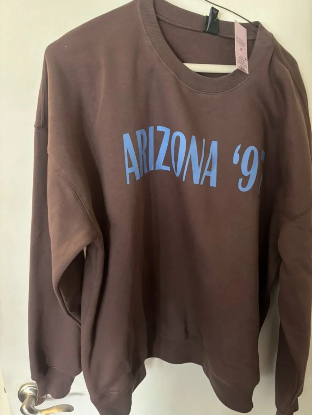 NEW Wild Fable Women's Oversized Pullover Arizona '97 Brown Medium Sweatshirt - Picture 2 of 6